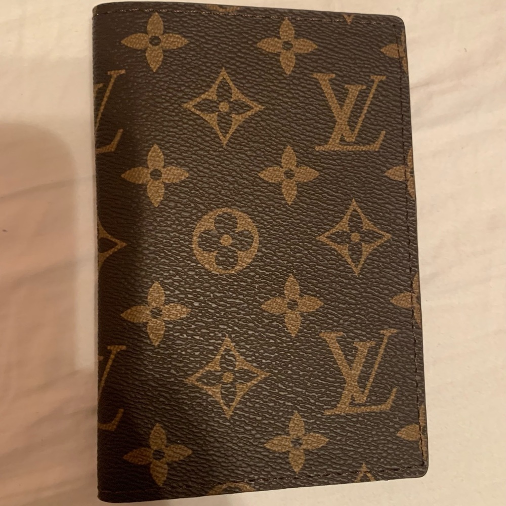 COPY - Louis Vuitton Passport Holder